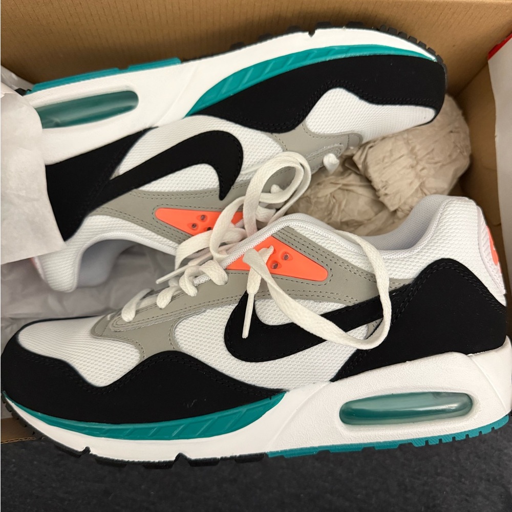 Womens’ Nike Air Max Correlate Size 9.5